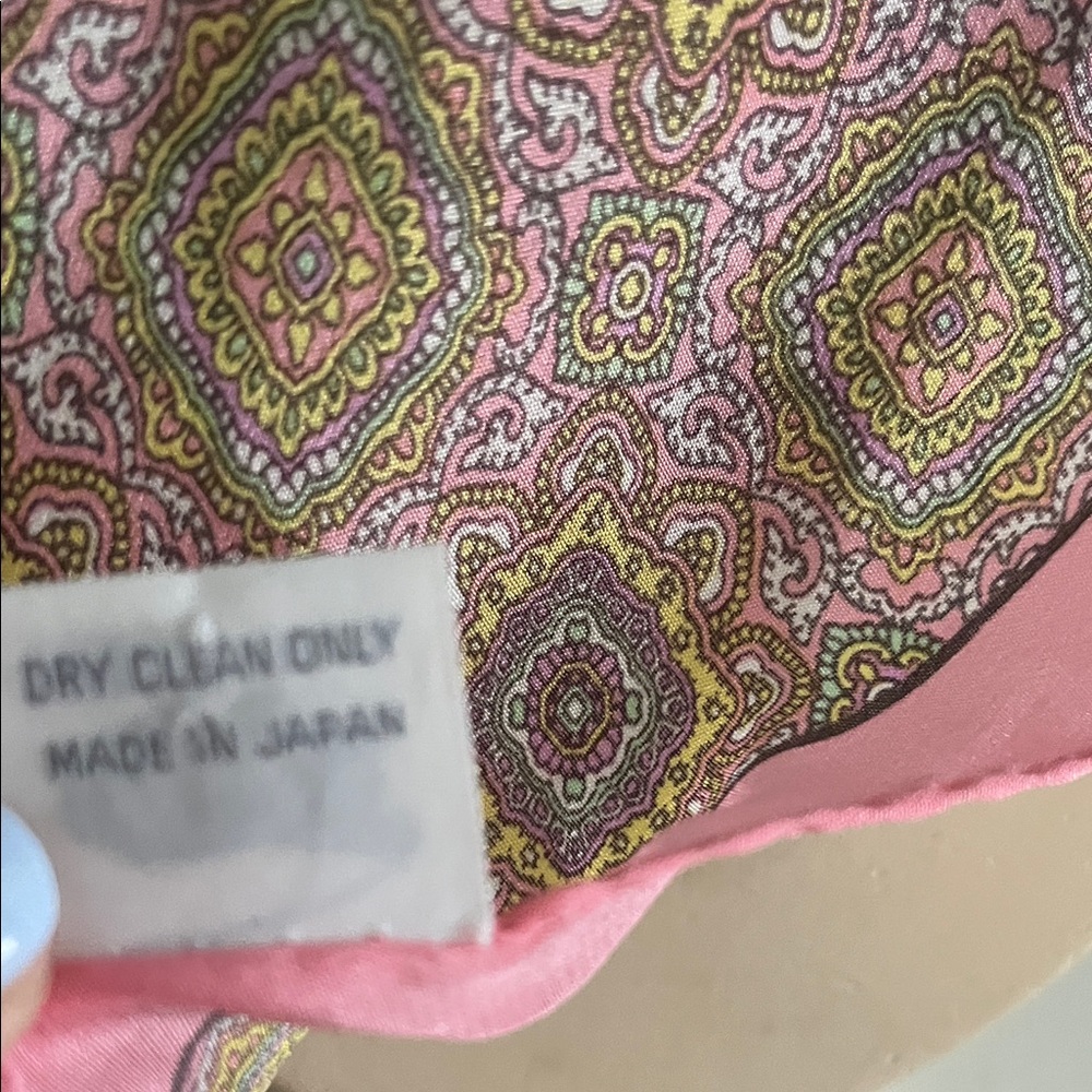 🤑3 for $12 🤑 Vintage Claire's Pink Trim Paisley Scarf - Picture 3 of 8
